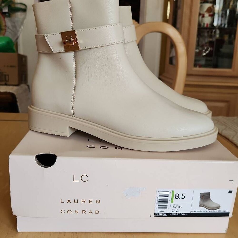Lc Lauren Conrad Tahira bone white ankle memory foam boots women's size 8.5